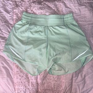 Lululemon Hotty hot short 2.5”
